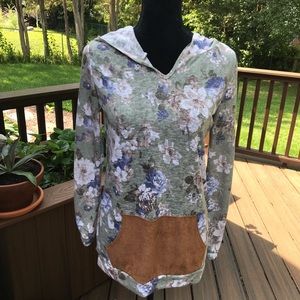 💚 Floral Soft Knit Top with Hood 💚